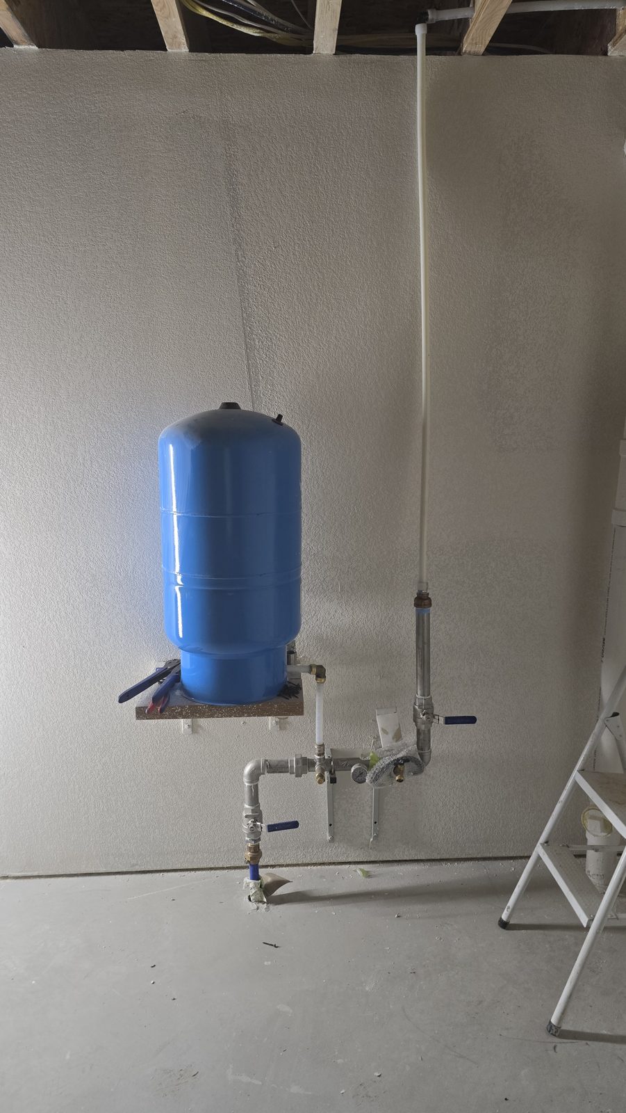 Well Pumps & Pressure Tanks work by Paramount Plumbing
